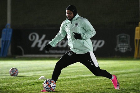 &laquo;Зенит&raquo; и &laquo;Спартак&raquo; в целом укомплектованы, у &laquo;Локомотива&raquo; проблемы&raquo;. Александр Бубнов о главных трансферных целях лидеров РПЛ