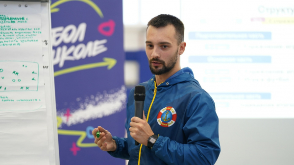 Амбассадоры РФС провели &laquo;Уроки футбола&raquo; в Вологодской области 