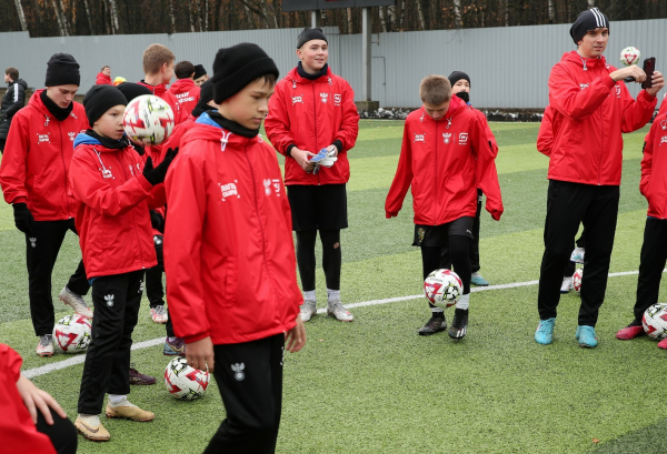 Второй день &laquo;Магнит Лагеря сборной&raquo; прошёл в Новогорске