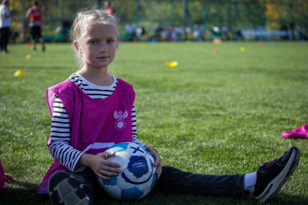 700 школьников сыграли на &laquo;Магнит. Уроке футбола&raquo; в Краснодаре