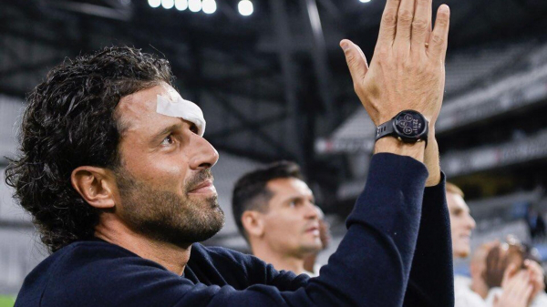 Sky Sport Italia: Гроссо наложили 13 швов после нападения на автобус "Лиона"