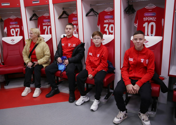 Второй день &laquo;Магнит Лагеря сборной&raquo; прошёл в Новогорске