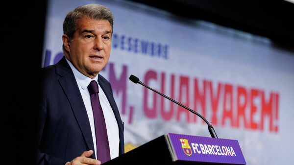 Лапорта: "Реал" с помощью дела Негрейры пытается запятнать историю "Барселоны"