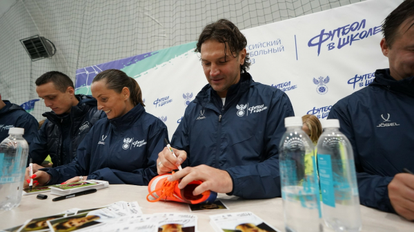 Амбассадоры РФС провели &laquo;Уроки футбола&raquo; в Вологодской области 