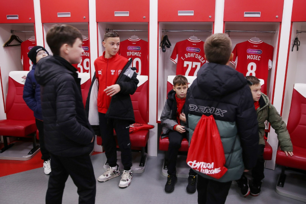 Второй день &laquo;Магнит Лагеря сборной&raquo; прошёл в Новогорске