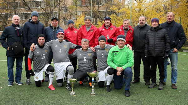 Ветераны комитета ветеранов футбола РФС выиграли октябрьский тур &laquo;Негаснущих звезд&raquo;