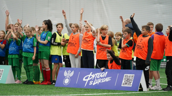 Амбассадоры РФС провели &laquo;Уроки футбола&raquo; в Вологодской области 