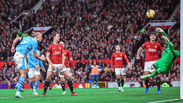 Дубль и передача Холанда помогли "Манчестер Сити" разгромить "Манчестер Юнайтед"