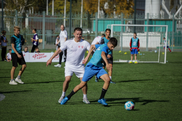 700 школьников сыграли на &laquo;Магнит. Уроке футбола&raquo; в Краснодаре