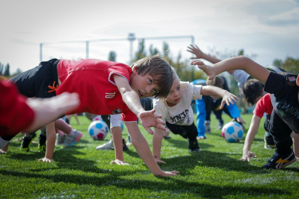 700 школьников сыграли на &laquo;Магнит. Уроке футбола&raquo; в Краснодаре