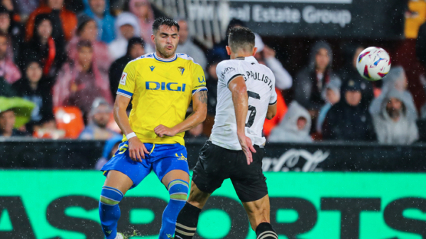 &laquo;Валенсия&raquo; в большинстве обыграла &laquo;Кадис&raquo; 