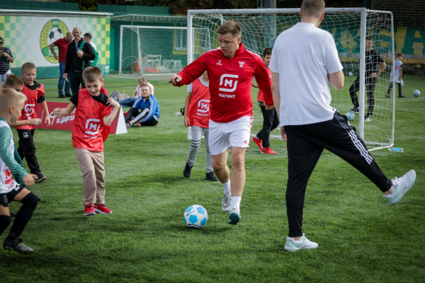 700 школьников сыграли на &laquo;Магнит. Уроке футбола&raquo; в Краснодаре