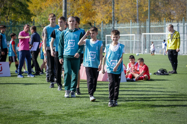 700 школьников сыграли на &laquo;Магнит. Уроке футбола&raquo; в Краснодаре