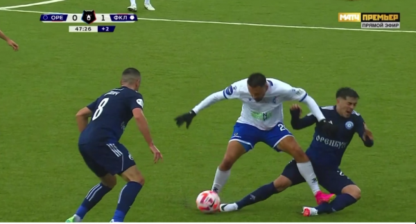 
        Новый судейский скандал в РПЛ: Карасев не выписал очевидную красную в жутком моменте. Как это возможно?!
        
        
        
	