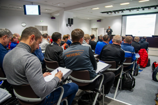 Академия РФС провела переаттестацию тренеров в Москве