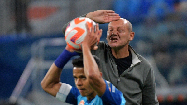 Тренер "Ахмата" провел разговор с футболистами после поражения от "Зенита"