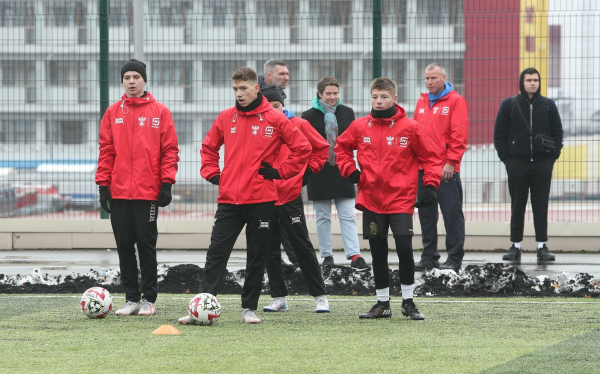 Второй день &laquo;Магнит Лагеря сборной&raquo; прошёл в Новогорске