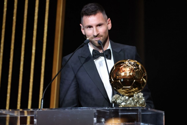 Лионель Месси завоевал восьмой &laquo;Золотой мяч&raquo; в карьере &ndash; реакция мировых СМИ, что пишут в мире, подробности