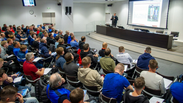 Академия РФС провела переаттестацию тренеров в Москве