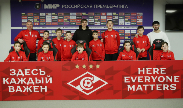 Второй день &laquo;Магнит Лагеря сборной&raquo; прошёл в Новогорске