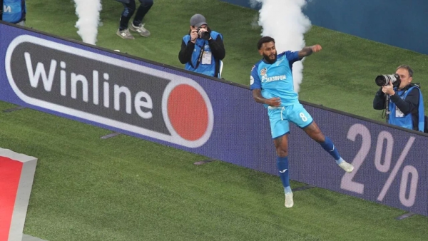 &laquo;Зенит&raquo; победил &laquo;Крылья Советов&raquo; и вышел на второе место