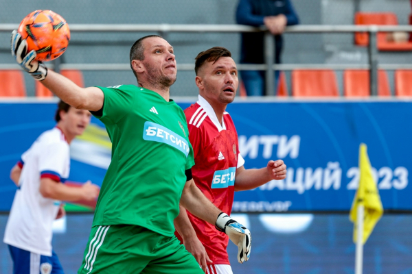 В Санкт-Петербурге прошёл Матч Звёзд и Легенд пляжного футбола