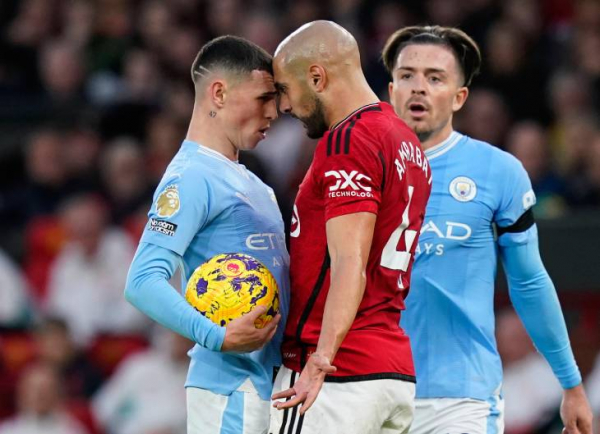 Манчестер &mdash; синий. Дубль Холанна помог &laquo;Сити&raquo; выиграть дерби &laquo;в одну калитку&raquo;