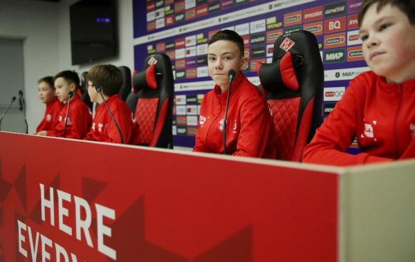 Второй день &laquo;Магнит Лагеря сборной&raquo; прошёл в Новогорске