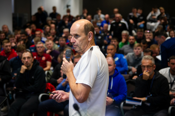 Академия РФС провела переаттестацию тренеров в Москве