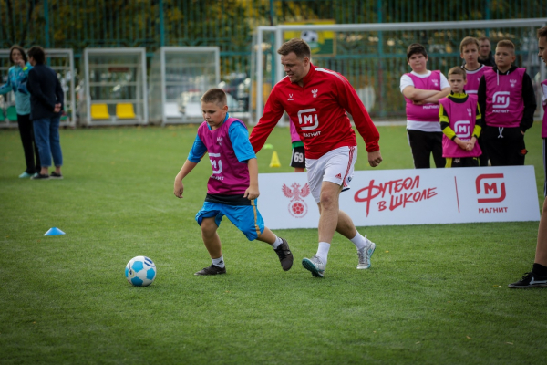 700 школьников сыграли на &laquo;Магнит. Уроке футбола&raquo; в Краснодаре