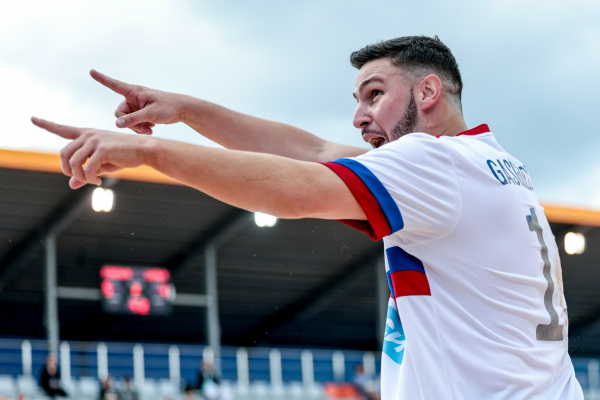 В Санкт-Петербурге прошёл Матч Звёзд и Легенд пляжного футбола