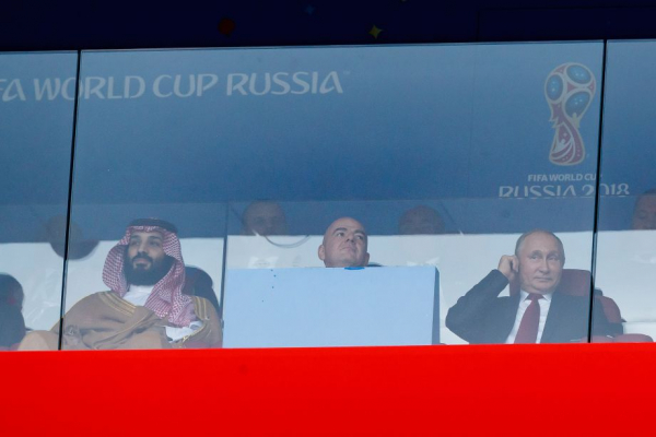 ЧМ-2034, чемпионат мира &mdash; 2034 пройдёт в Саудовской Аравии, сколько заработает ФИФА, зарплата Инфантино, борьба с УЕФА
