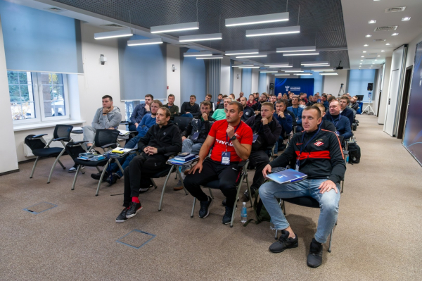 Академия РФС провела переаттестацию тренеров в Москве