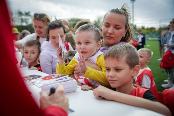700 школьников сыграли на &laquo;Магнит. Уроке футбола&raquo; в Краснодаре