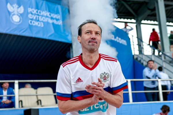 В Санкт-Петербурге прошёл Матч Звёзд и Легенд пляжного футбола