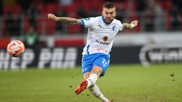 Защитник &laquo;Факела&raquo; Калинин отказался выйти на замену в матче с &laquo;Оренбургом&raquo; и был отстранен