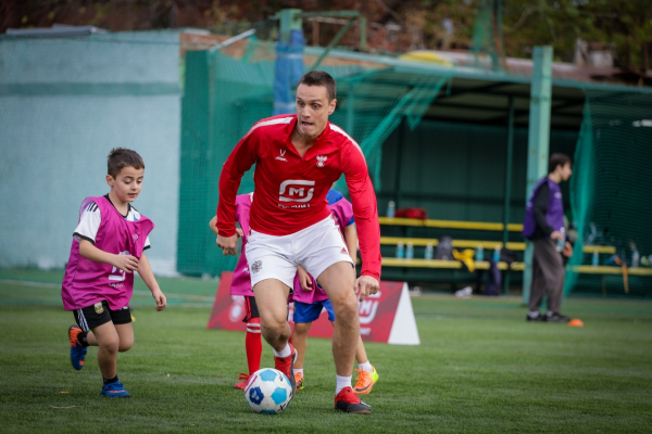 700 школьников сыграли на &laquo;Магнит. Уроке футбола&raquo; в Краснодаре