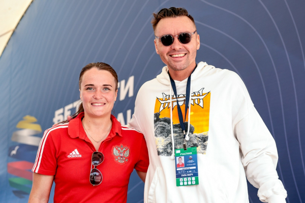 В Санкт-Петербурге прошёл Матч Звёзд и Легенд пляжного футбола