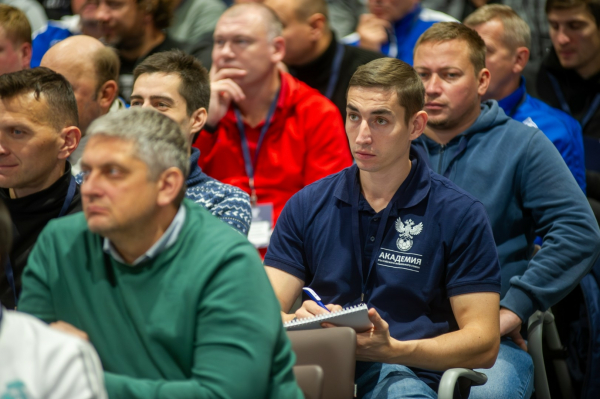 Академия РФС провела переаттестацию тренеров в Москве