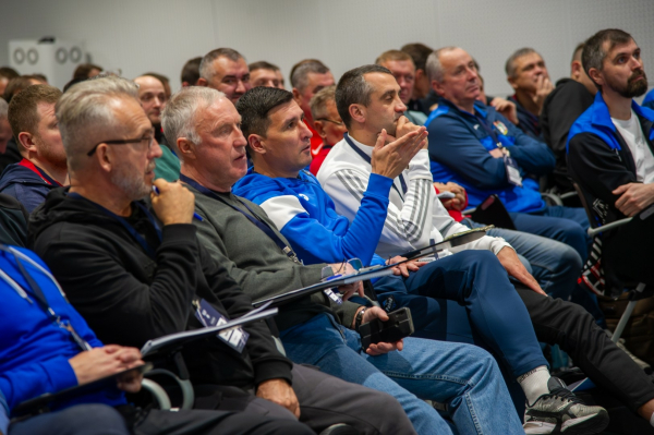 Академия РФС провела переаттестацию тренеров в Москве