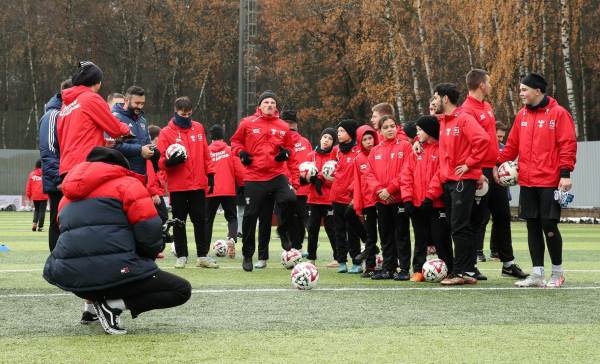 Второй день &laquo;Магнит Лагеря сборной&raquo; прошёл в Новогорске