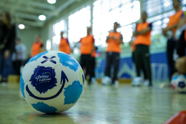 700 школьников сыграли на &laquo;Магнит. Уроке футбола&raquo; в Краснодаре