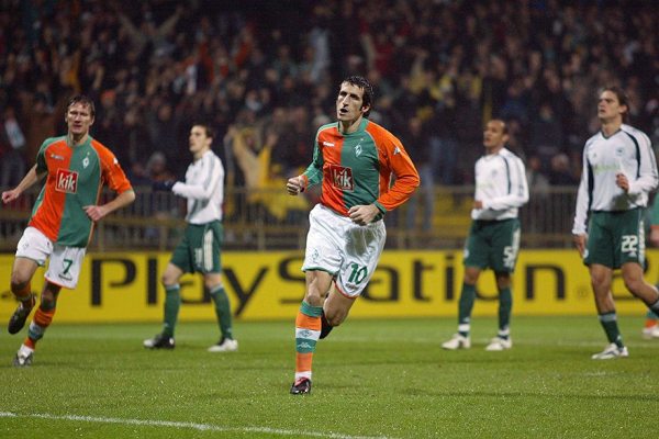 Футбольные команды, которые вышли из группы в Лиге чемпионов после провала: Арсенал, Ливерпуль, Тоттенхэм, Ман Сити