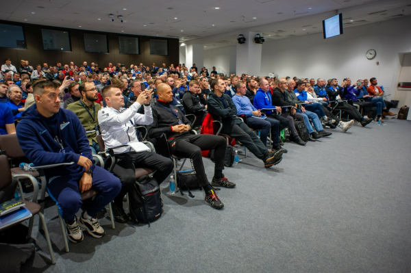 Академия РФС провела переаттестацию тренеров в Москве