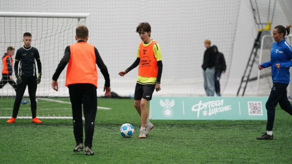 Амбассадоры РФС провели &laquo;Уроки футбола&raquo; в Вологодской области 