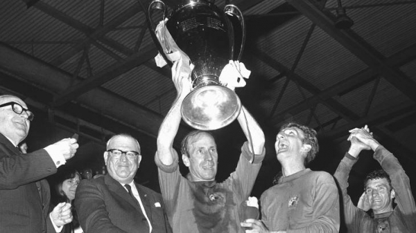 Сэр Бобби Чарльтон: символ &laquo;МЮ&raquo;, победитель ЧМ и звезда сборной Англии