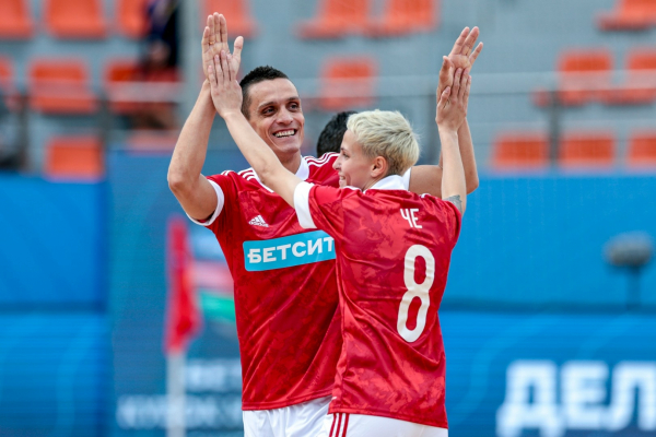 В Санкт-Петербурге прошёл Матч Звёзд и Легенд пляжного футбола