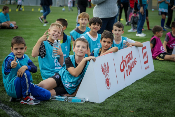 700 школьников сыграли на &laquo;Магнит. Уроке футбола&raquo; в Краснодаре