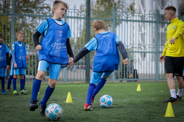 700 школьников сыграли на &laquo;Магнит. Уроке футбола&raquo; в Краснодаре