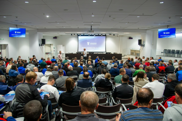 Академия РФС провела переаттестацию тренеров в Москве